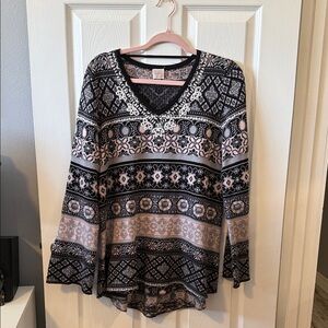 Cupio Black and Pink Geometric Long Sleeve Top